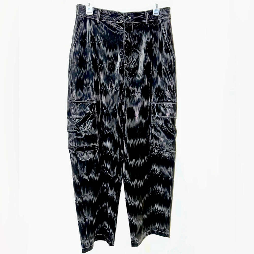 Wave Pattern Black Pants